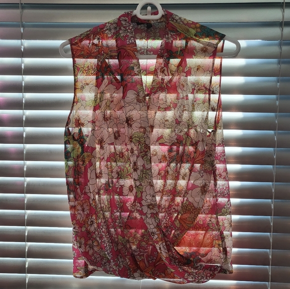 Papillon Blanc $6 Sleeveless Blouse - Wrap - Picture 9 of 10